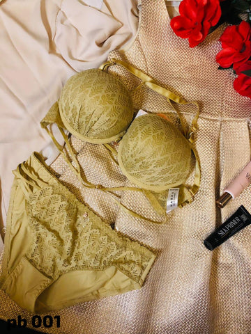 Intricate Lace & Strappy Accent Set